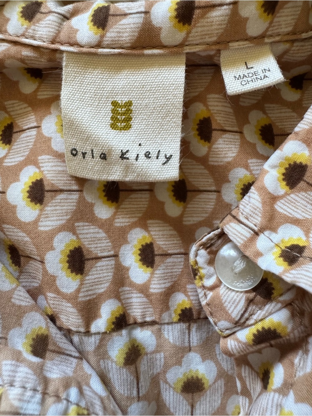 Orla Kiely UniQlo  Beige and White Floral Button-Down Cotton Poplin Shirt - Picture 4 of 4